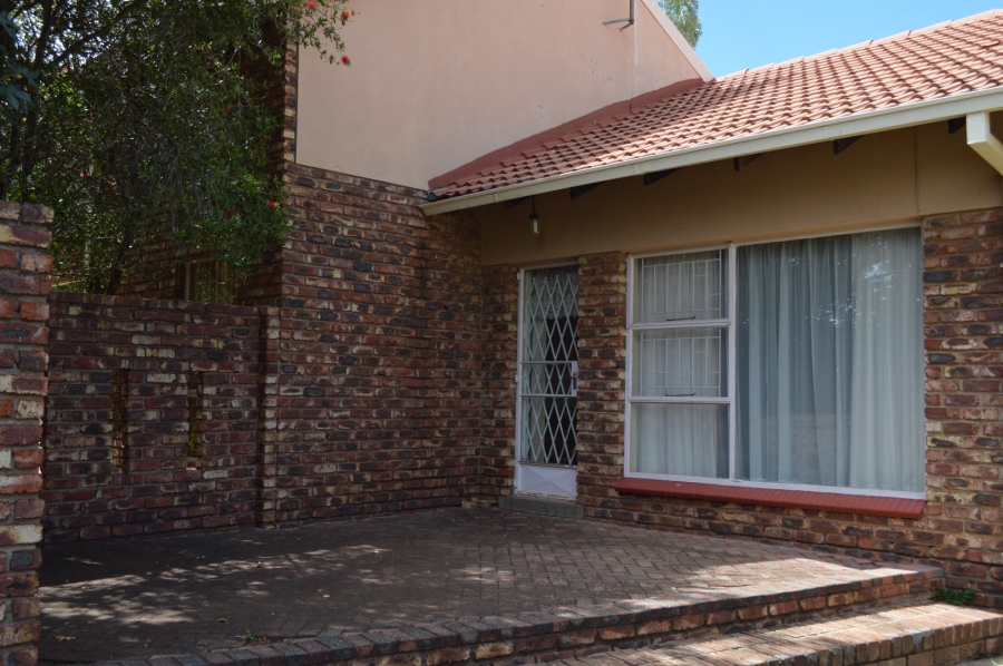 4 Bedroom Property for Sale in Flamwood North West